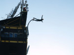 [Obrázek: Bungee jumping z televizní věžě v Harrachově (6)