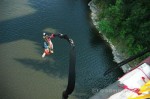 [Obrázek: Bunngee jumping a houpačka (5)