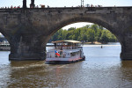 [Obrázek: Dvouhodinová plavba výletní lodí po historickém centru Prahy s bohatým rautem (4)