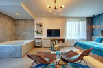 [Obrázek: Romantický pobyt v apartmá Harmony s vířivkou v hotelu Fénix pro 2 osoby (1)