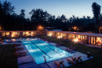 [Obrázek: Úžasný pobyt v chaletu v tyrolském stylu s terasou a venkovním bazénem ve Villa Resort & Organic Spa]