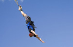 [Obrázek: Bungee jumping z jeřábu (3)