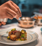 [Obrázek: Degustační 8chodové menu s vinnou degustací od Ondry Slaniny]