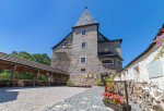 [Obrázek: Fantastická dovolená plná historie na středověkém hradu Vildštejn s polopenzí, exkurzí a posezením na vinici pro dva (2)