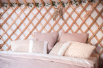 [Obrázek: Glamping Boho jurta v Kostici u Břeclavi - interiér (4)