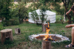 [Obrázek: Glamping Boho jurta v Kostici u Břeclavi - ohniště (16)