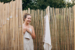 [Obrázek: Glamping Boho jurta v Kostici u Břeclavi - venkovní sprcha (10)