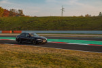 [Obrázek: Jízda v BMW M3 F80 na velkém závodním Masarykově okruhu v Brně]