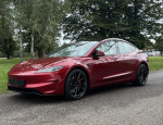 [Obrázek: Jízda v Tesle Model 3 Performance (1)