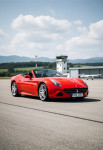 [Obrázek: Jízda ve Ferrari California T na letišti Žilina (6)