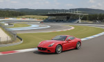 [Obrázek: Jízda ve Ferrari California T na závodním okruhu Slovakiaring (5)