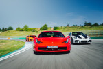 [Obrázek: Jízda ve Ferrari 458 Italia na velkém závodním okruhu Autodromu Most]