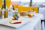 [Obrázek: Prémiová snídaně na střešní terase Pytloun Sky Bar & Restaurant Prague na Václavském náměstí (11)