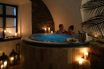 [Obrázek: Relaxační den na zámku Wichterle s masáží, privátní vířivkou a jídlem v zámecké restauraci pro 2 osoby (1)