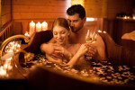 [Obrázek: Relaxační romantická koupel v soukromém altánu s lahví Prosecca pro 2 osoby (2)