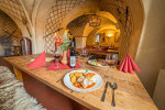 [Obrázek: Romantický pobyt na historickém hradě Vildštejn s večeří při svíčkách a posezením na vinici (6)