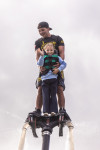 [Obrázek: Tandemový let na flyboardu s FlyboardShow (10)