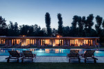 [Obrázek: Úžasný pobyt v chaletu v tyrolském stylu s terasou a venkovním bazénem ve Villa Resort & Organic Spa (2)