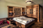 [Obrázek: Úžasný pobyt v chaletu v tyrolském stylu s terasou a venkovním bazénem ve Villa Resort & Organic Spa (5)
