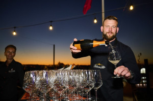 [Obrázek: Jedinečné Aperitivo v Pytloun Sky bar & Restaurant Prague s kouzelným výhledem na Prahu (1)