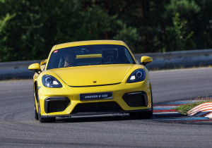 [Obrázek: Jízda v Porsche GT4 Cayman na okruhu Autodromu Sosnová (1)