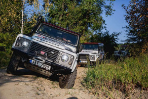 [Obrázek: Kurz off-roadového řízení Land Roveru v bývalém vojenském areálu (1)