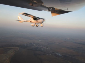 [Obrázek: Pilotem na zkoušku malého letadla (1)