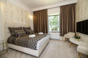 [Obrázek: Pobyt na zámku Kvasetice se snídaní - pokoj standard (1)