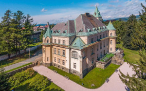 [Obrázek: Pobyt v zámeckém Hotelu Větrov se snídaní nebo polopenzí (1)