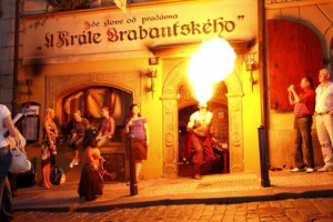 [Obrázek: Pravě Středověká hostina (1)