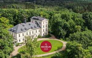 [Obrázek: Romantická noc na úchvatném Chateau Mcely***** s polopenzí a privátním wellness pro 2 osoby (1)