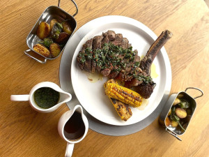 [Obrázek: Steaková gurmánská 3chodová večeře – Tomahawk z bizona - steak z bizona (1)