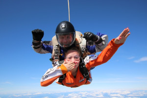 [Obrázek: Tandemový seskok Prostějov z výšky 3 000 metrů (1)