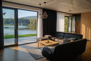 [Obrázek: VIP vila - obývací pokoj (1)